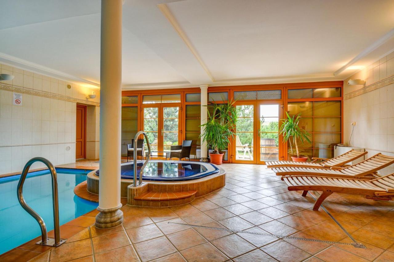 Ranc Kostelany Hotel Kroměříž Екстериор снимка