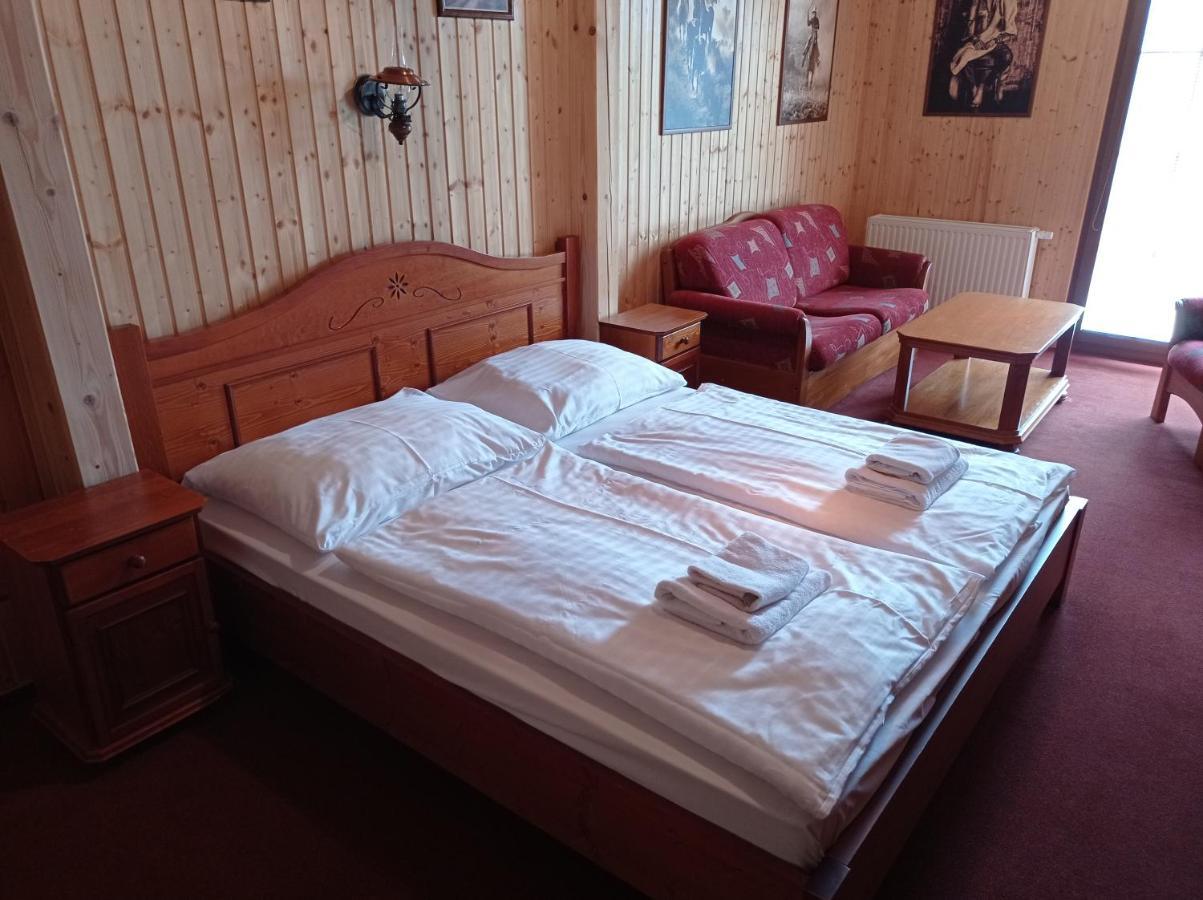 Ranc Kostelany Hotel Kroměříž Екстериор снимка